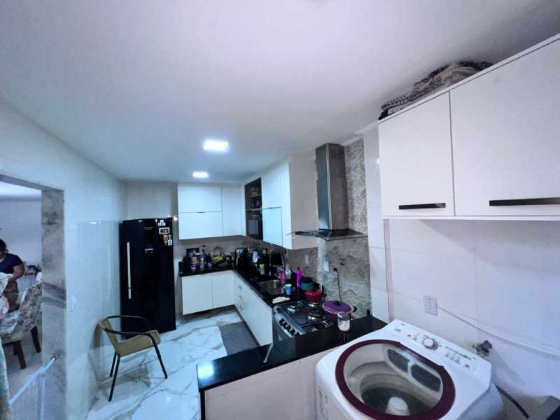 Apartamento à venda com 3 quartos, 180m² - Foto 4