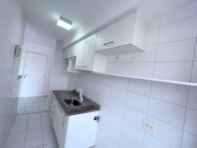 Apartamento à venda com 2 quartos, 60m² - Foto 3