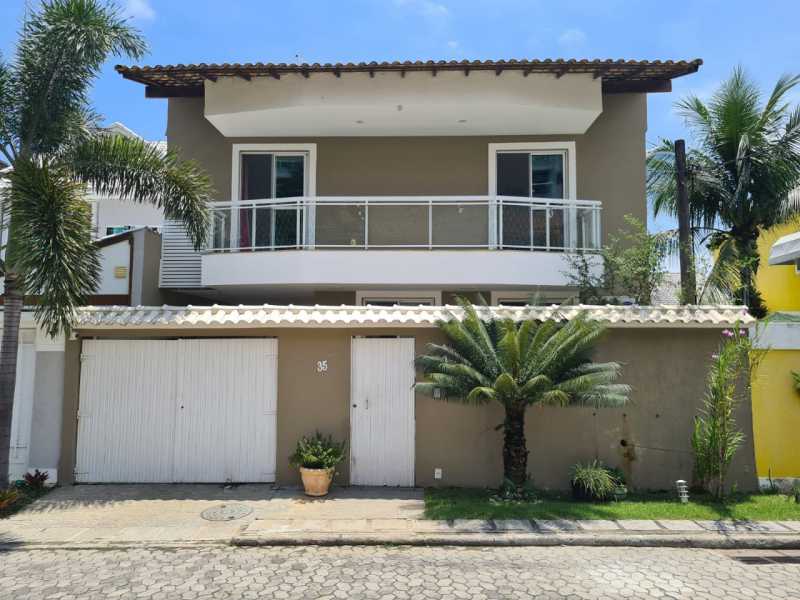 Casa de Condomínio à venda com 4 quartos, 180m² - Foto 1