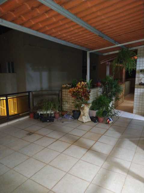 Cobertura à venda com 3 quartos, 240m² - Foto 2