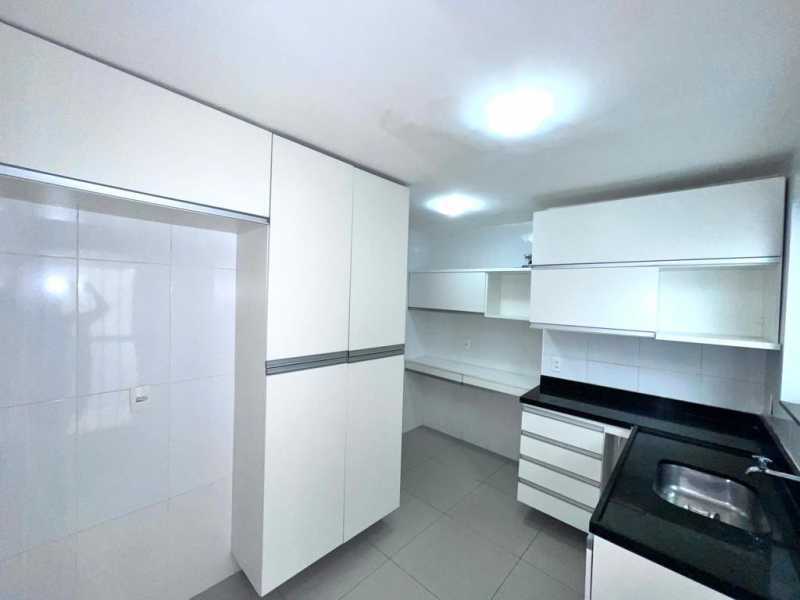 Apartamento à venda com 2 quartos, 80m² - Foto 24