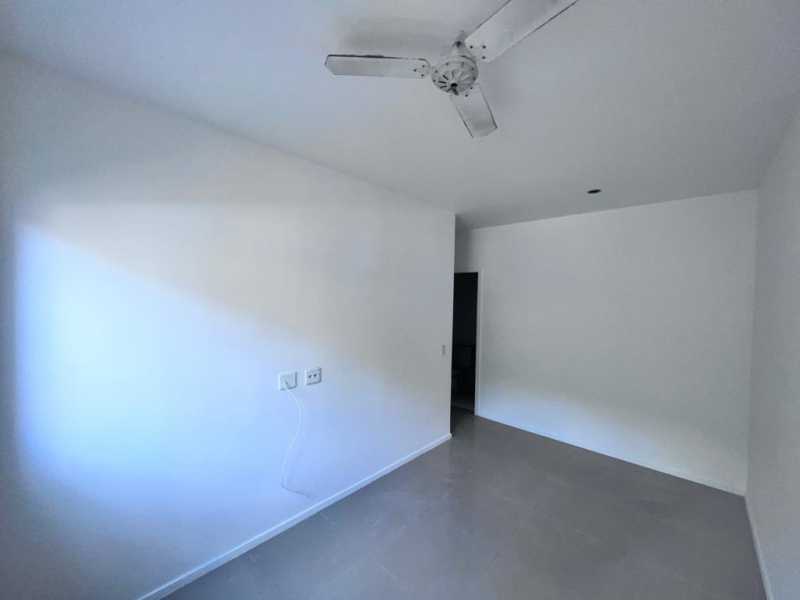 Apartamento à venda com 2 quartos, 64m² - Foto 3