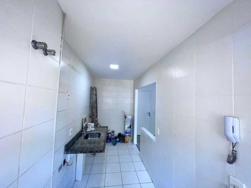 Apartamento à venda com 2 quartos, 64m² - Foto 17