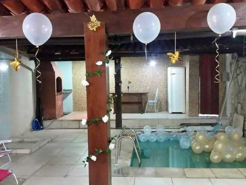 Casa à venda com 4 quartos, 200m² - Foto 1