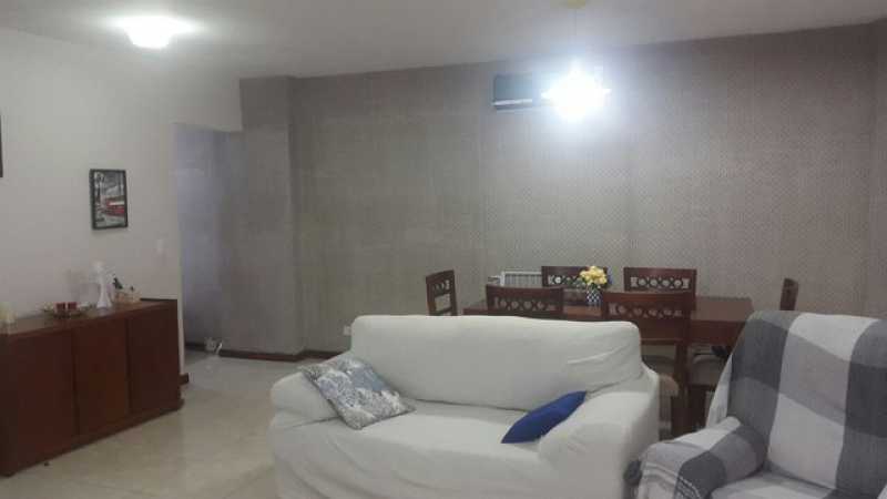 Casa à venda com 4 quartos, 200m² - Foto 11