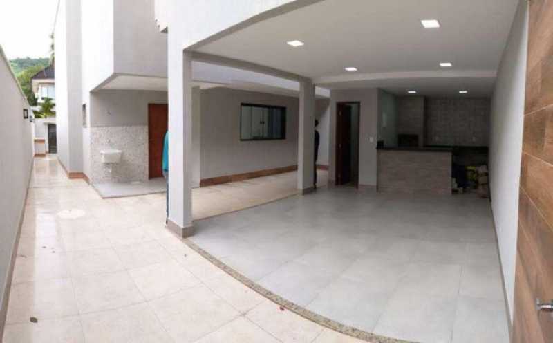 Casa de Condomínio à venda com 4 quartos, 220m² - Foto 15