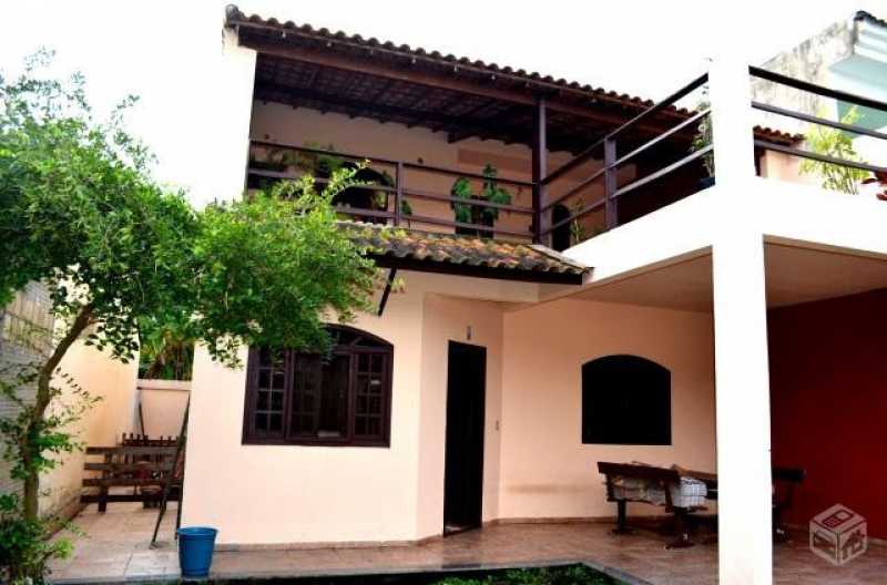 Casa de Condomínio à venda com 4 quartos, 200m² - Foto 2