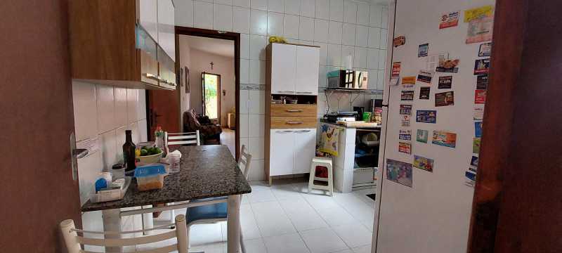 Casa de Condomínio à venda com 4 quartos, 200m² - Foto 13