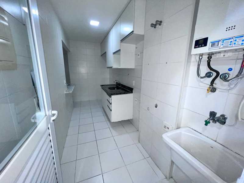 Apartamento à venda com 2 quartos, 68m² - Foto 26