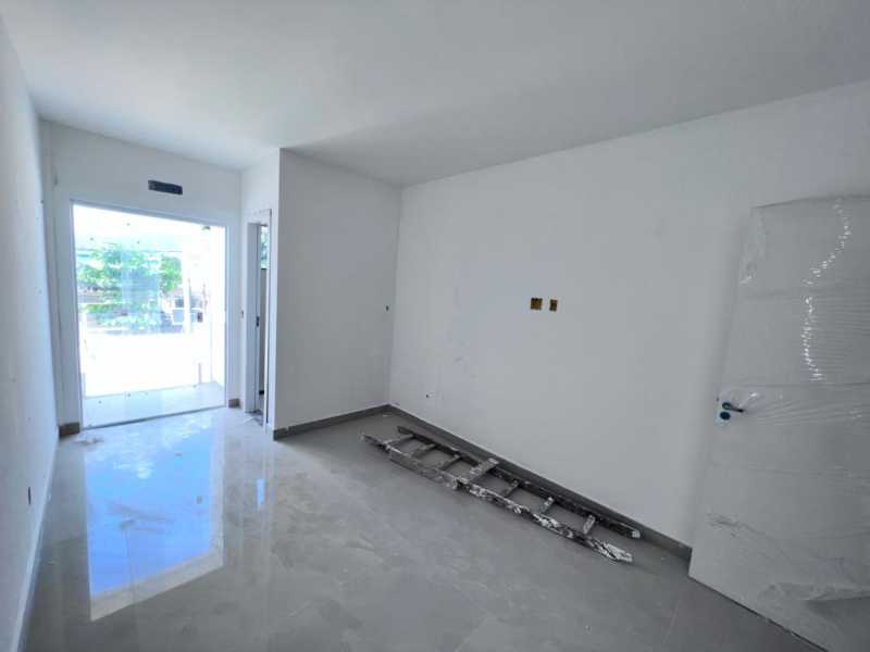 Casa à venda com 2 quartos, 80m² - Foto 17