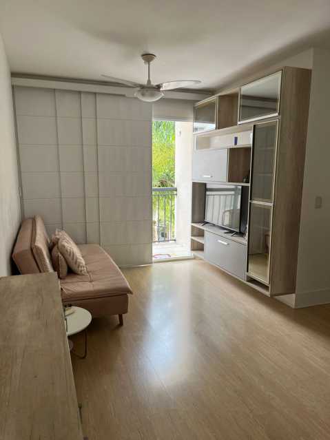 Apartamento à venda com 3 quartos, 68m² - Foto 2