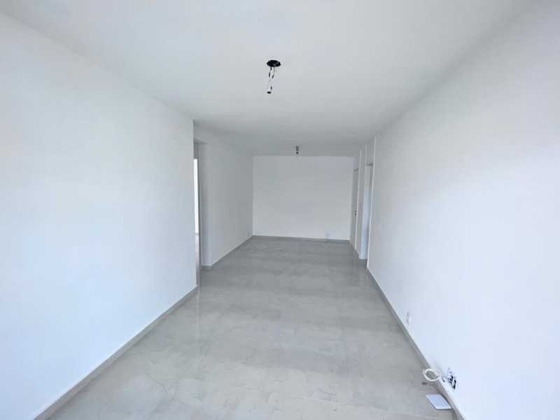 Apartamento à venda com 2 quartos, 80m² - Foto 2