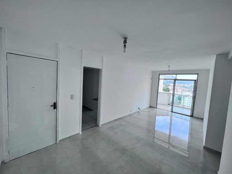 Apartamento à venda com 2 quartos, 80m² - Foto 3