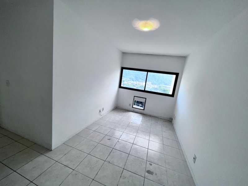 Apartamento à venda com 3 quartos, 86m² - Foto 19