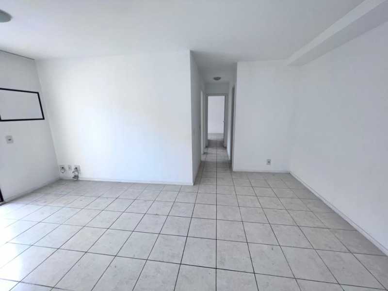 Apartamento à venda com 3 quartos, 86m² - Foto 2