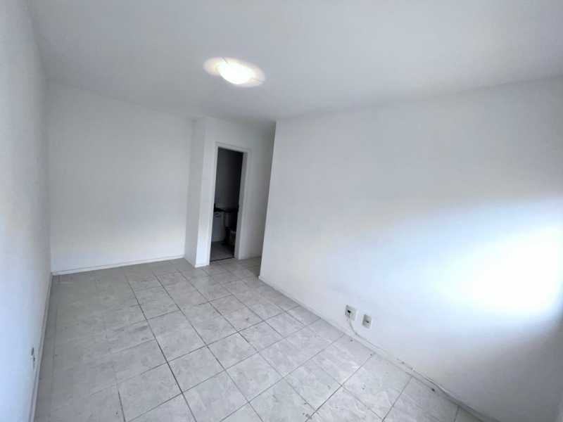 Apartamento à venda com 3 quartos, 86m² - Foto 17