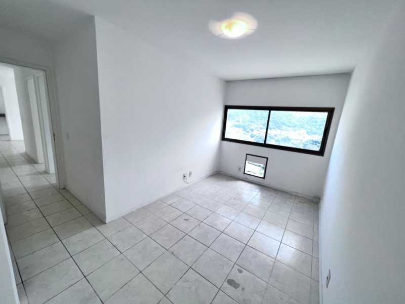 Apartamento à venda com 3 quartos, 86m² - Foto 18