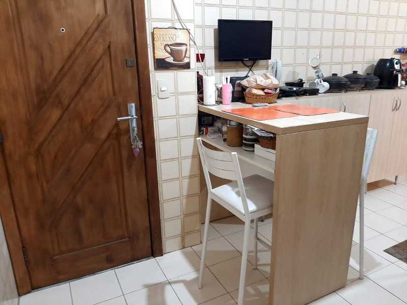 Apartamento à venda com 2 quartos, 68m² - Foto 2