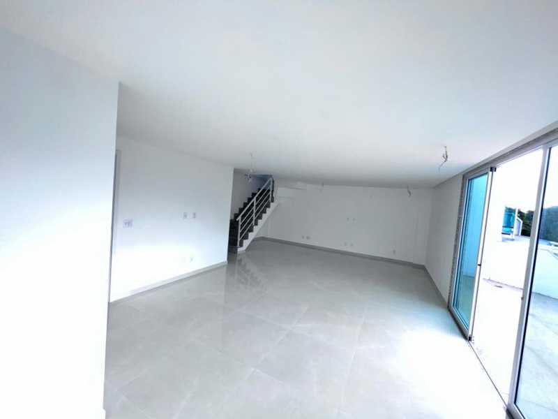 Cobertura à venda com 3 quartos, 230m² - Foto 3