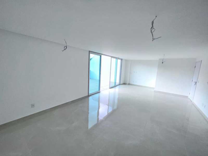 Cobertura à venda com 3 quartos, 230m² - Foto 2