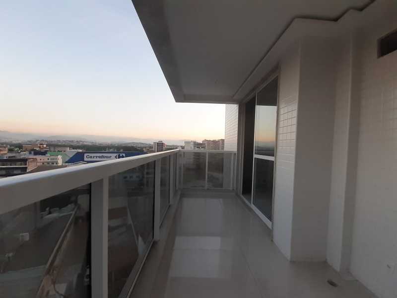 Apartamento à venda com 3 quartos, 87m² - Foto 1