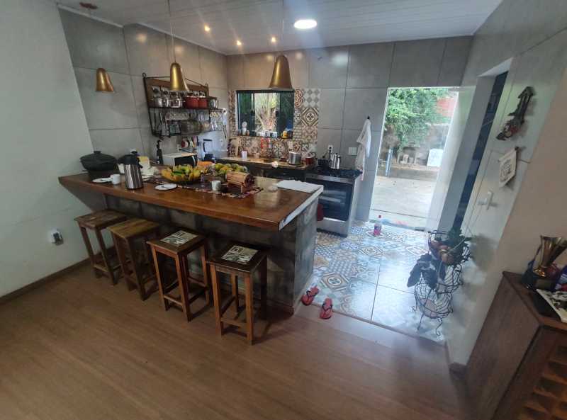 Casa à venda com 3 quartos, 360m² - Foto 3