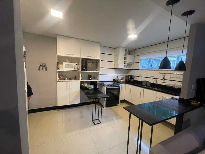 Casa de Condomínio à venda com 3 quartos, 230m² - Foto 18