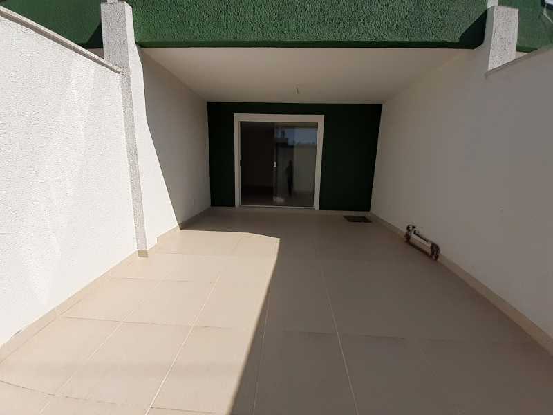 Casa à venda com 2 quartos, 100m² - Foto 2