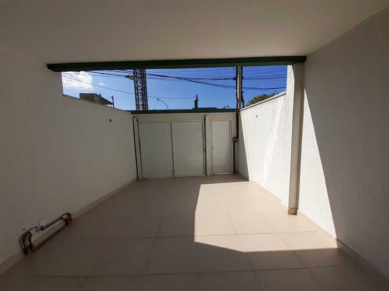 Casa à venda com 2 quartos, 100m² - Foto 3