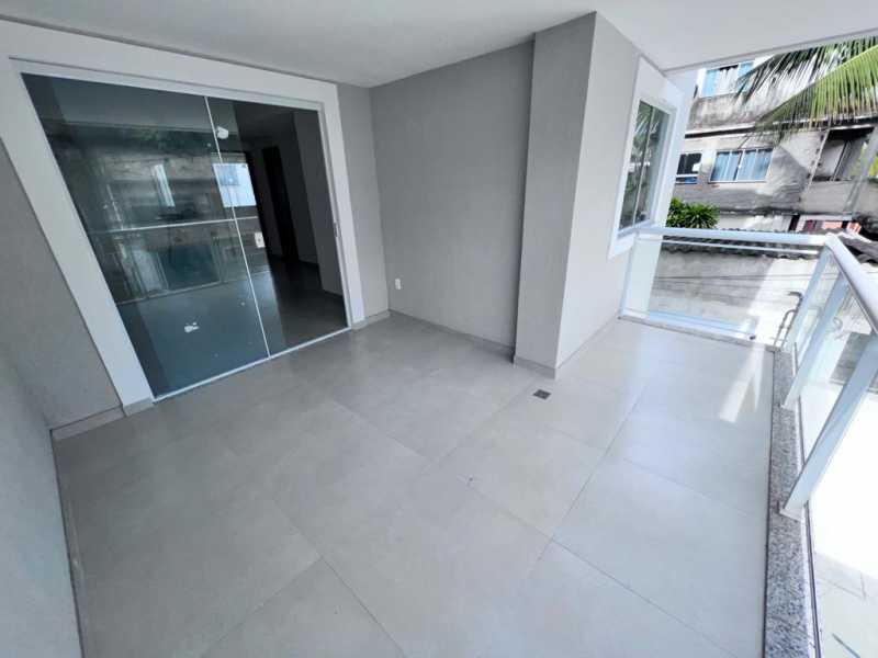 Apartamento à venda com 2 quartos, 70m² - Foto 3