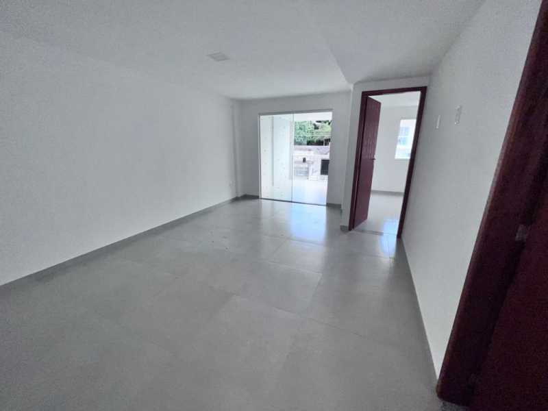 Apartamento à venda com 2 quartos, 70m² - Foto 3