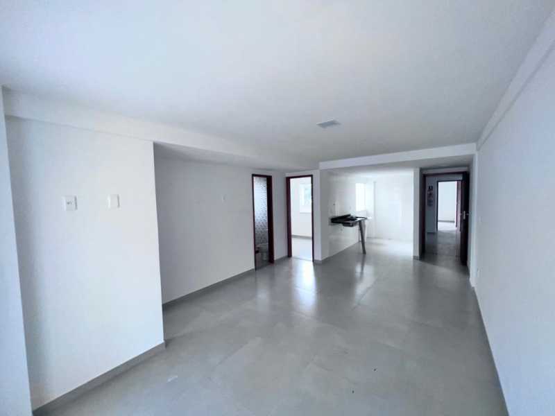 Apartamento à venda com 2 quartos, 70m² - Foto 2