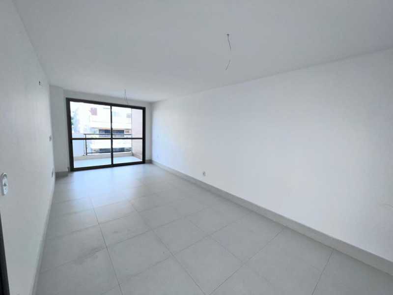 Apartamento à venda com 3 quartos, 110m² - Foto 1