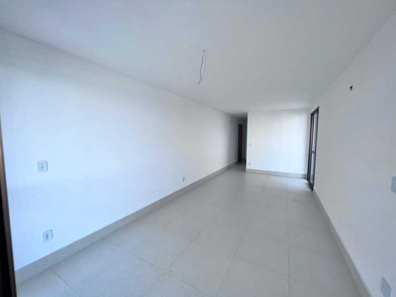 Apartamento à venda com 3 quartos, 110m² - Foto 3