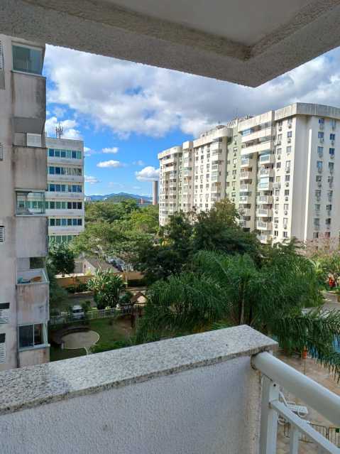 Apartamento à venda com 2 quartos, 68m² - Foto 2