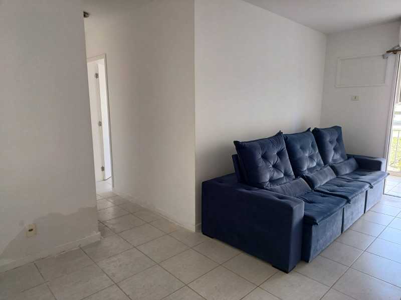 Apartamento à venda com 2 quartos, 68m² - Foto 4