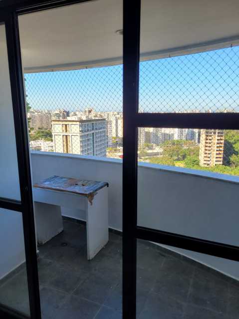 Apartamento à venda com 2 quartos, 65m² - Foto 2