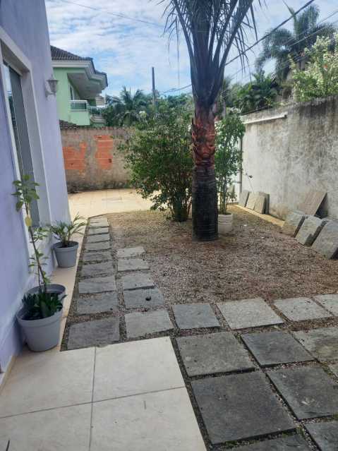 Casa de Condomínio à venda com 4 quartos, 250m² - Foto 3