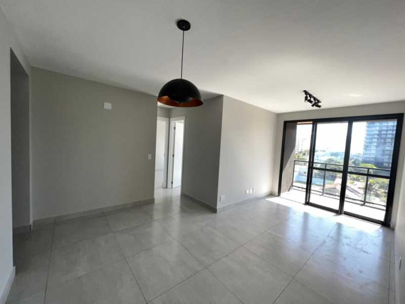 Apartamento à venda com 2 quartos, 67m² - Foto 5