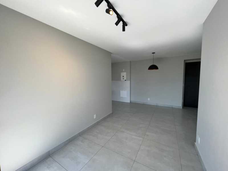 Apartamento à venda com 2 quartos, 67m² - Foto 8