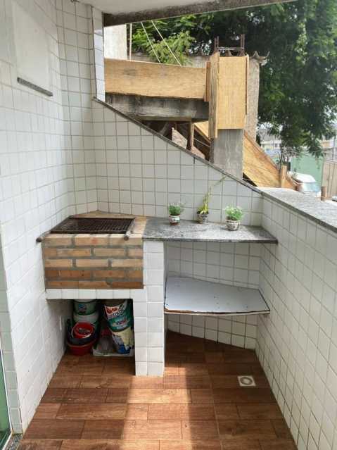 Apartamento à venda com 2 quartos, 64m² - Foto 2