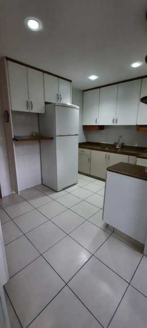 Apartamento à venda com 3 quartos, 216m² - Foto 15