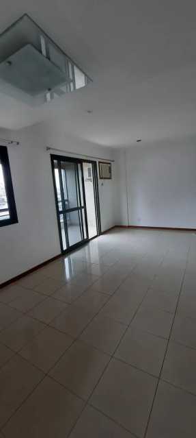 Apartamento à venda com 3 quartos, 216m² - Foto 10