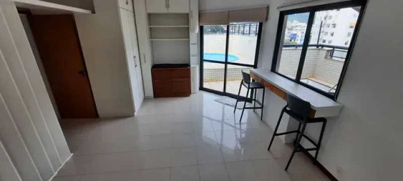 Apartamento à venda com 3 quartos, 216m² - Foto 4