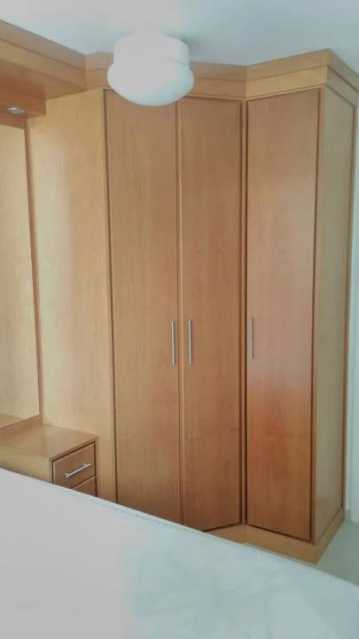 Apartamento à venda com 2 quartos, 65m² - Foto 11