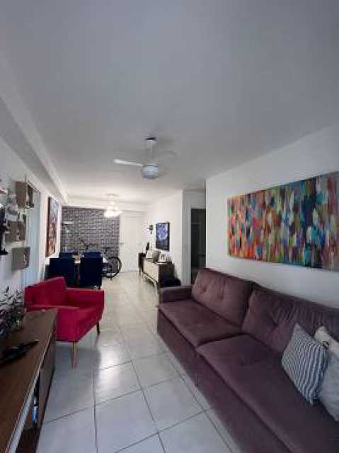 Apartamento à venda com 2 quartos, 68m² - Foto 3