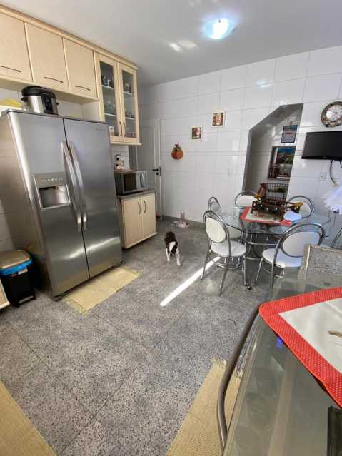 Casa de Condomínio à venda com 4 quartos, 350m² - Foto 17