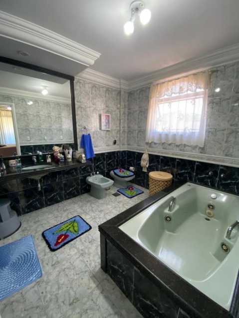 Casa de Condomínio à venda com 4 quartos, 350m² - Foto 26