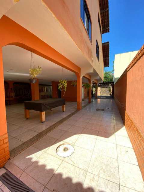 Casa de Condomínio à venda com 4 quartos, 350m² - Foto 12