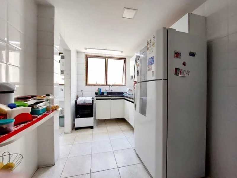 Apartamento à venda com 4 quartos, 130m² - Foto 13